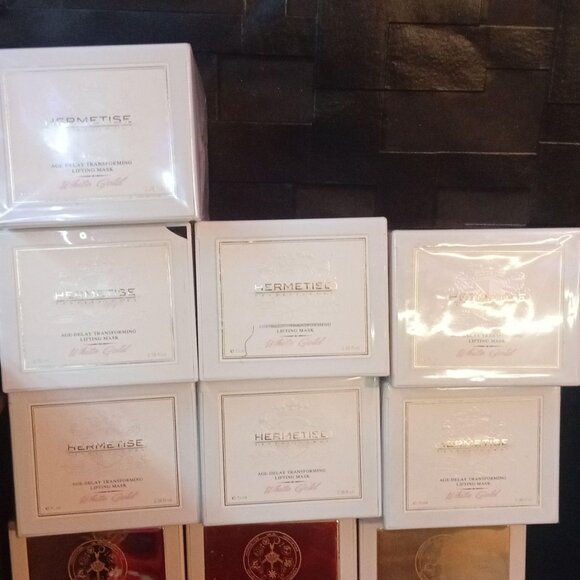 Manny different face creams - Picture 9 of 13